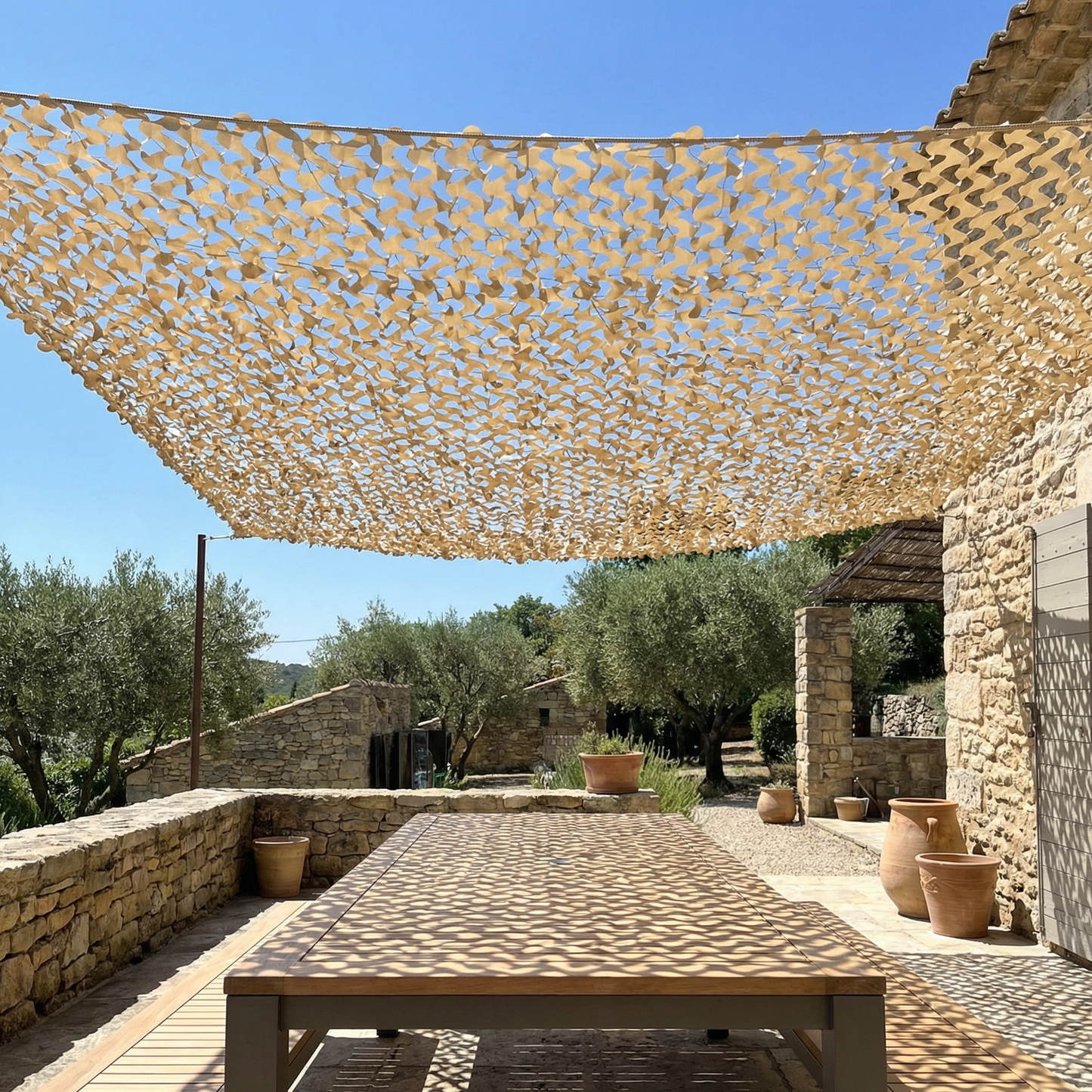 Filet de camouflage renforcé sable pour terrasse et pergola - Ambiance méditerranéenne